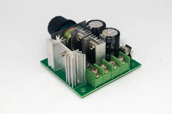 一种电子元件 40安培调光器 用于降低和增加Diy材料的直流电压 以控制电机转速或电子设备爱好者Led灯的强度 Diy电气部分 — 图库照片