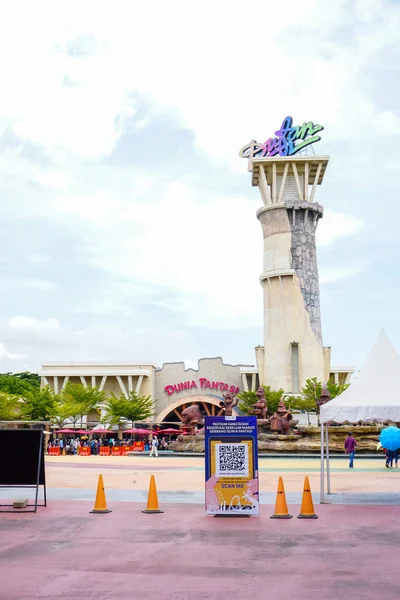 Crowded Entrance Dunia Fantasi Amusement Park Jakarta Lifting Pandemic Crowd — Stock Photo, Image