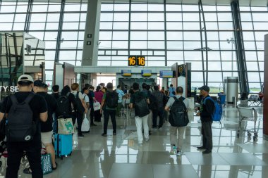 Jakarta, 18 Ağustos 2024: Uçağa biniş sırasında Soekarno Hatta Havaalanı, Jakarta