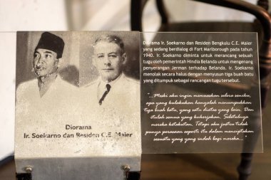 Bengkulu, Endonezya - 20 Mart 2024: Cumhurbaşkanı Soekarno Diorama ve Bengkulu İkamet Kurulu Başkanı C.E. Maier, Endonezya 'nın Bengkulu şehrindeki Fort Marlborough' da.