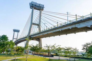 Tengku Agung Sultanah Latifah Köprüsü, Endonezya 'nın Riau ilinin Siak Sri Endrapura şehrinde yer alan bir köprüdür.