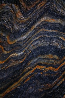 Kayalardaki su erozyonu, dokular ve desenler Asturian plajlarındaki taşlarda oluşmuş. Kuzey İspanya, Asturias 'taki Campiecho plajı..