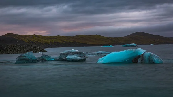 Les Lagons Lustrés Des Glaciers Remplis Icebergs Offrent Site Captivant — Photo