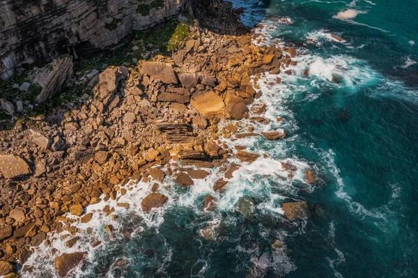 Kayaları Eziyor Saf Güzellik Asterian Kıyıları Yaz Boyunca Insansız Hava — Stok fotoğraf