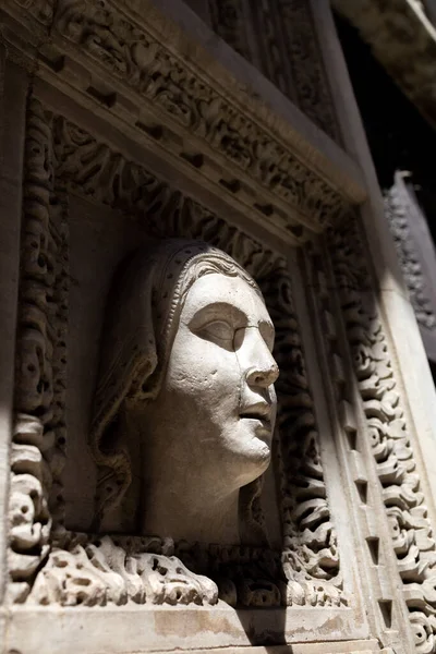 head sculpture in Santa Maria della Spina