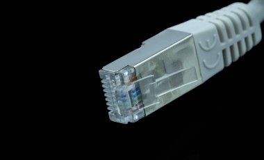 ağ kablosu rj 45, siyah arkaplan üzerinde izole