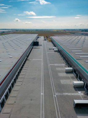 Ambarlı depo binasının hava aracı görüntüsü