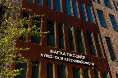 Nacka, İsveç - 18 Mayıs 2023: Nacka tingsrtt bölge mahkemesi ve Och Arrendenmnden (bölgesel kira mahkemesi)