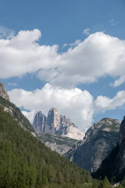 意大利白云石高山山脉著名的特拉瓦雷多 德雷津南 山峰景观 — 图库照片