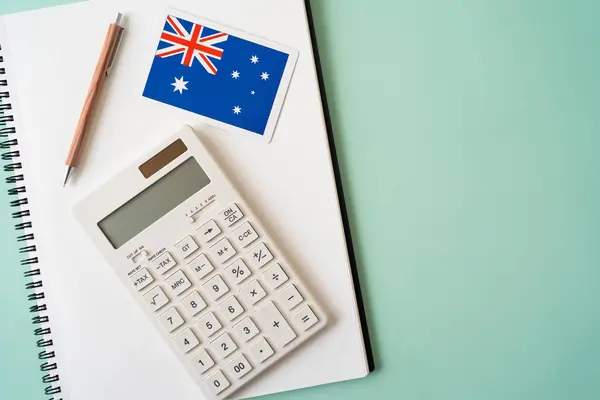 Australië Vlag Rekenmachine Pen Notebook Tafel Stockafbeelding