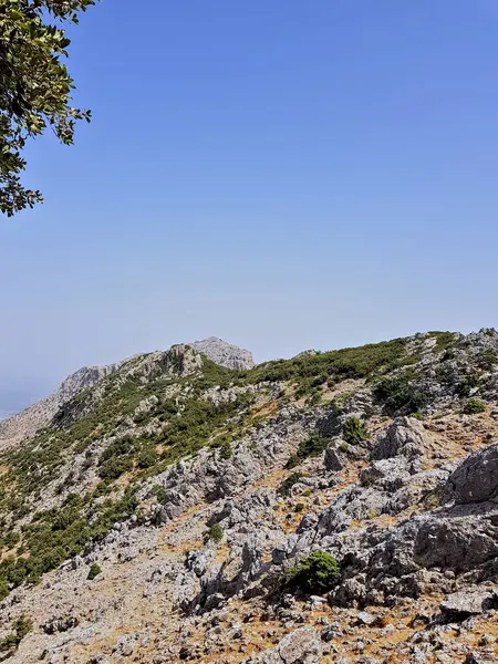 Yüksek Tetouan Dağları 'nda nefes kesici manzaralar. Görkemli dağların, yüksek zirvelerin ve el değmemiş manzaraların görüldüğü yerde. Her manzara doğanın en saf halini sergiliyor..