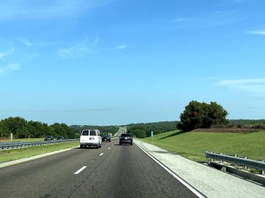 Dağlarda yol