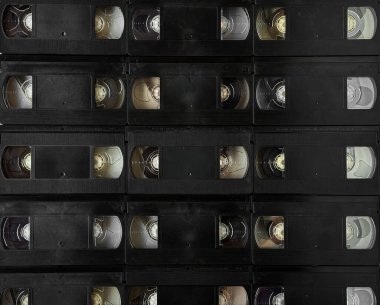 Retro vhs kaset koleksiyonu: nostaljik medya nostaljisi ve klasik eğlence.