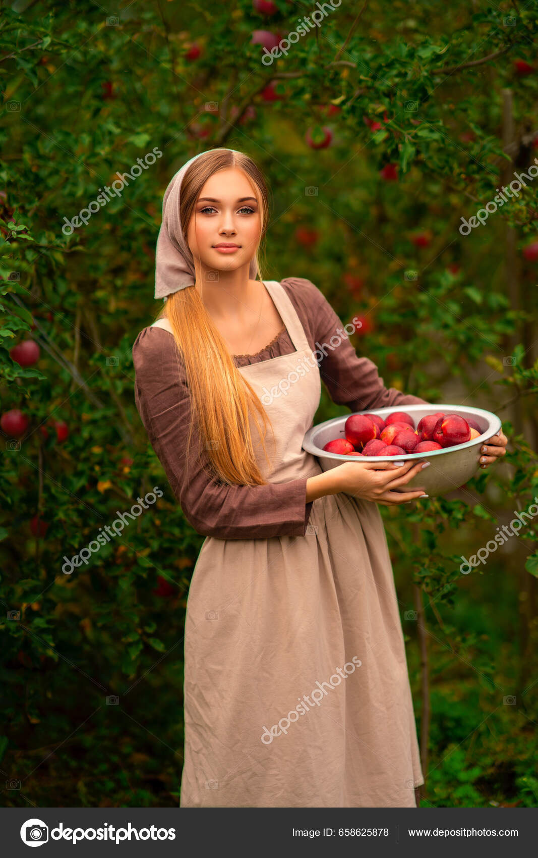 厭世家の庭」イヂチアキコ 日本画 女性の肖像 金色の背景 イヂチアキコ