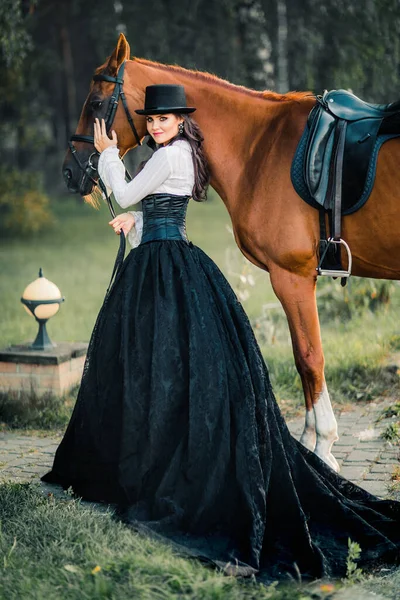 Porträtt Magnifik Mode Gotisk Flicka Promenader Häst Fantasy Konst Arbete — Stockfoto