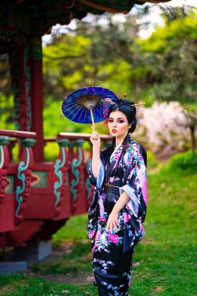 Beautiful Asian Brunette Girl Sticks Hair Kimono Posing Blossom Garden — Stock Photo, Image
