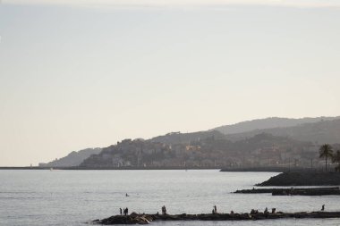 Hillside Village ve Rocky Shore ile Akdeniz Sahil Hattı
