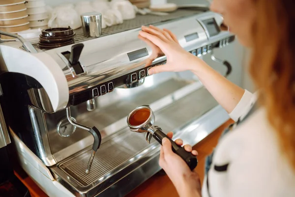 Barista Holding Cup Getting Fresh Coffee Being Brewed Machine Cafe — Stock Photo, Image