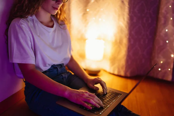 Young Woman Working Online Studying Sitting Home Office Late Night — 스톡 사진