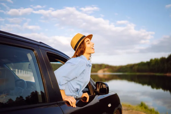 Adventure Young Woman Resting Enjoying Trip Car Lifestyle Travel Tourism — Stock fotografie