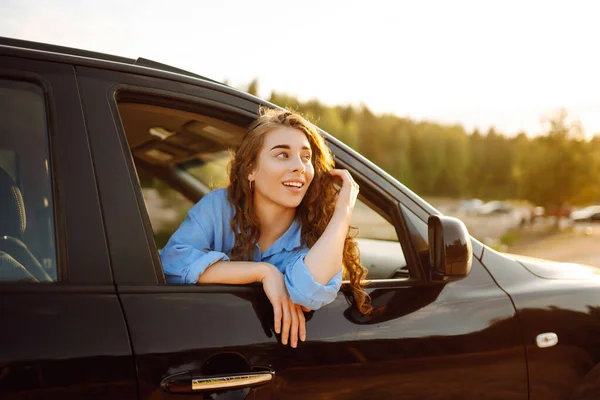 Adventure Young Woman Resting Enjoying Trip Car Lifestyle Travel Tourism — 图库照片