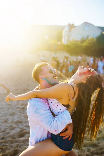 Happy Couple Love Painted Different Colors Have Fun Holi Festival — Stock Photo, Image