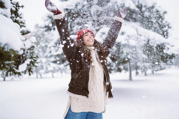 Portrait Young Happy Woman Having Fun Snowy Park Happy Woman — Stock Photo, Image