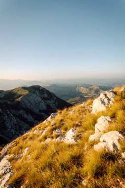 Vahşi dağlar manzara manzarası. Avrupa. Doğa konsepti. Karadağ. Durmitor