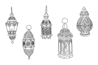 Karmaşık desenli beş dekoratif İslami fenerin siyah beyaz çizimi. Beyaz arkaplanda izole edilmiş vektör el çizimi