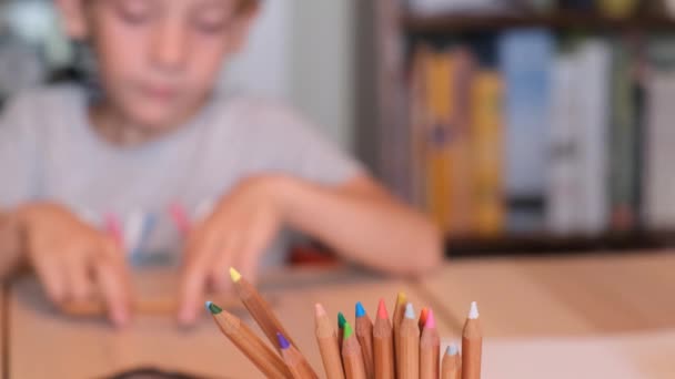 Crianças Desenho Escrito Com Lápis Cor Casa Conceito Educação Casa — Vídeo de Stock