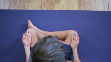 Çocuk meditasyonu öğrenme farkındalığı kendini kontrol etme iç gözlem insan gelişimi çocuk eğitimi ve sağlıklı yaşam tarzı aile sağlığı