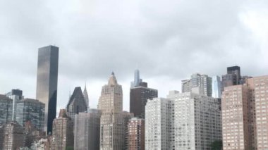 New York şehrinin panoramik manzarası Manhattan tarihi binalarının silueti