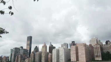 New York şehrinin panoramik manzarası Manhattan tarihi binalarının silueti
