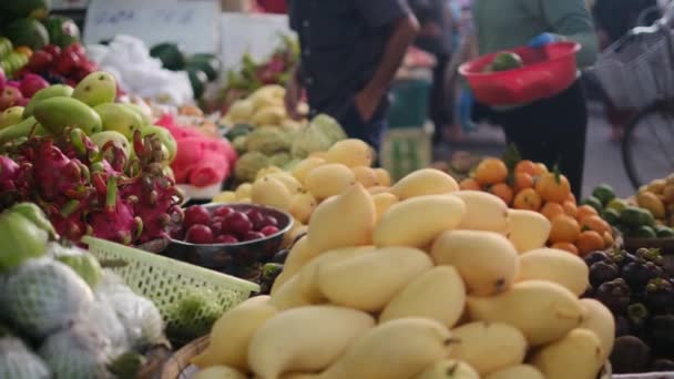 市面出售的水果 — 图库视频影像