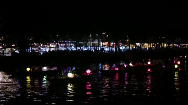 Нічний Постріл Річки Бон Хой Єтнам Прикрашеними Човнами Ліхтарями — стокове відео