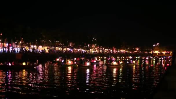 Éjszakai Felvétel Thu Bon Folyó Hoi Vietnam Díszes Hajók Lámpások — Stock videók