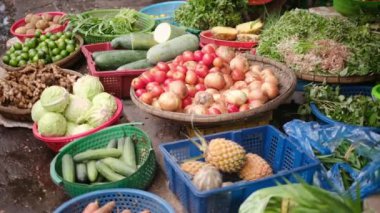 Markette taze sebzeler