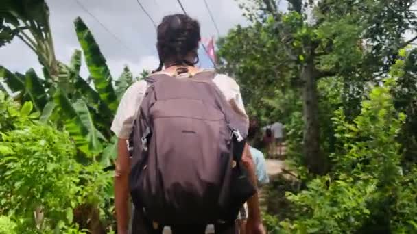 Kobieta Dziećmi Chodzącymi Azji Południowo Wschodniej Dziedzictwo Poprzez Jego Świątyni — Wideo stockowe