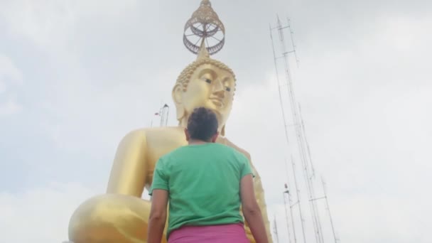 Year Old Woman Southeast Asian Temple — Stock Video