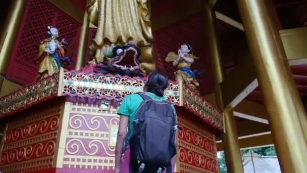 Femme Ans Temple Asie Sud Est — Video