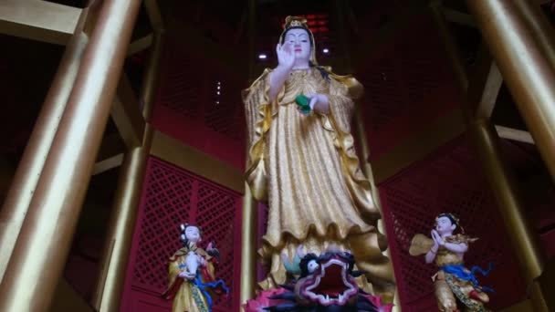 Mulher Anos Templo Sudeste Asiático — Vídeo de Stock