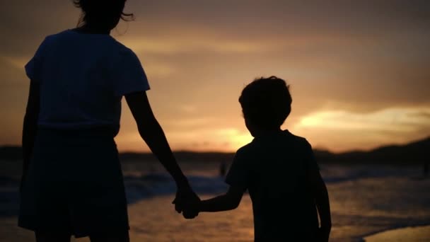 Experimente Esencia Conmovedora Conexión Familiar Como Silueta Una Madre Sus — Vídeo de stock