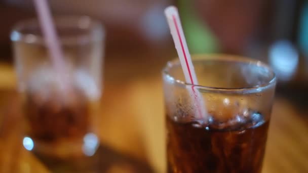Bom Copo Cola Gelada Doce Bebida Saborosa Restaurante Bar Coquetéis — Vídeo de Stock
