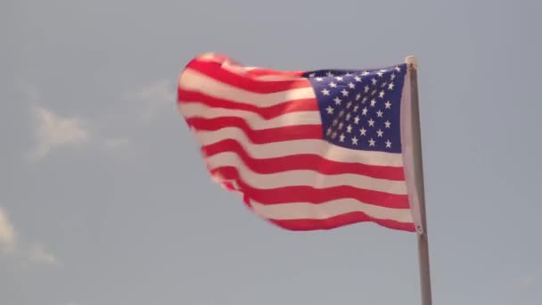 Amerikaanse Vlag Zwaaiende Slow Motion Grote Amerikaanse Vlag Vliegt Amerikaanse — Stockvideo