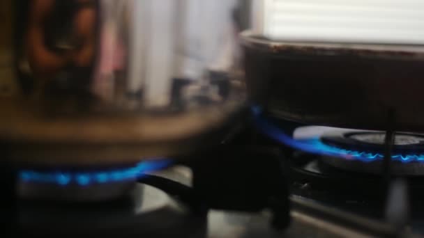 Blue Natural Gas Flames Cámara Lenta Cerca — Vídeo de stock