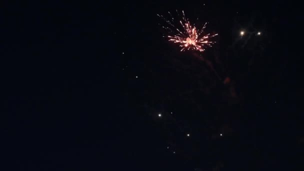 Feuerwerk Mit Bokeh Lichtern Nachthimmel Buntes Feuerwerk Nachthimmel Glühendes Feuerwerk — Stockvideo