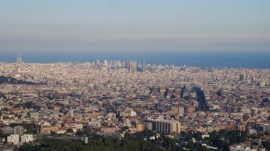 Barselona şehir mimari binalarının panoramik manzarası 