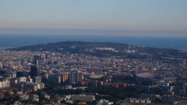 Barselona şehir mimari binalarının panoramik manzarası 