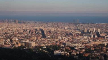 Barselona şehir mimari binalarının panoramik manzarası 