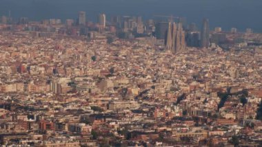 Barselona şehir mimari binalarının panoramik manzarası 